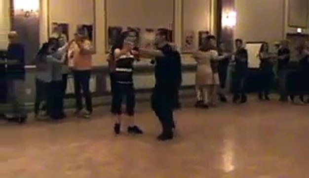 Yaffa Kalevana - Israeli dance - Gadi Bitton - יפה כלבנה