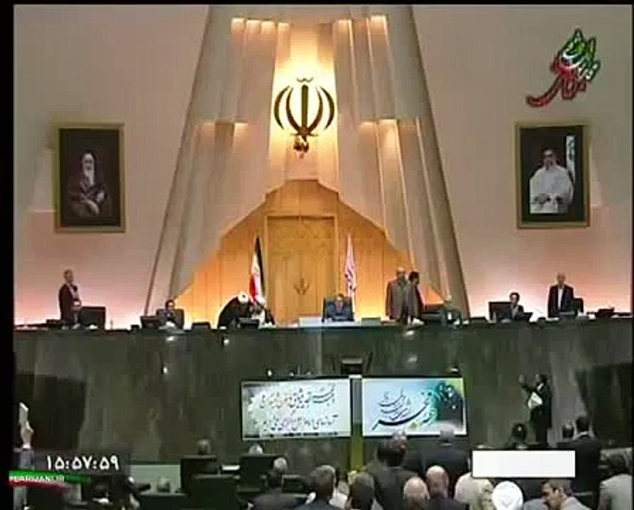 ‫سخنرانی علی لاریجانی در پاسخ به احمدی نژاد‬