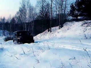 УАЗ штурмует горку