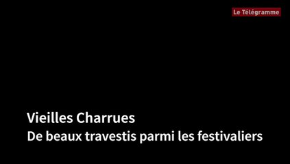Vieilles Charrues. De beaux travestis parmi les festivaliers