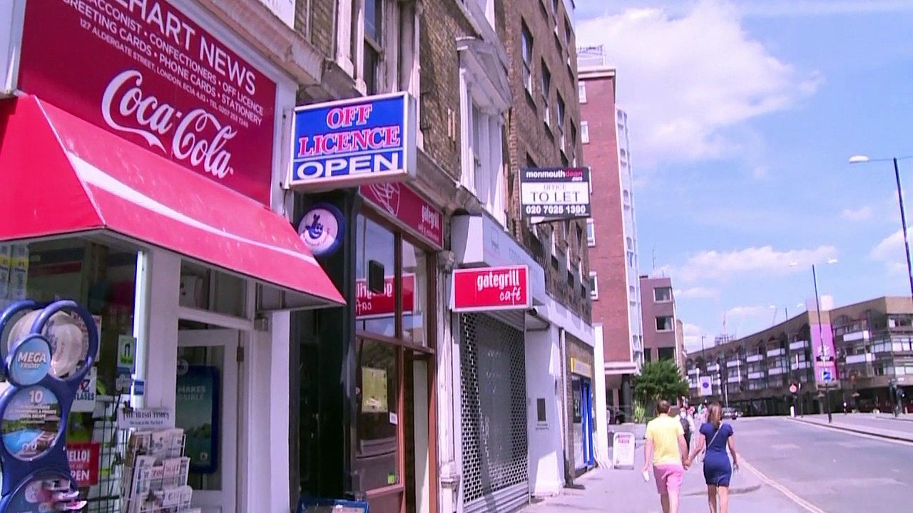 'The Sun' zeigt Bilder der Queen mit Hitlergruß