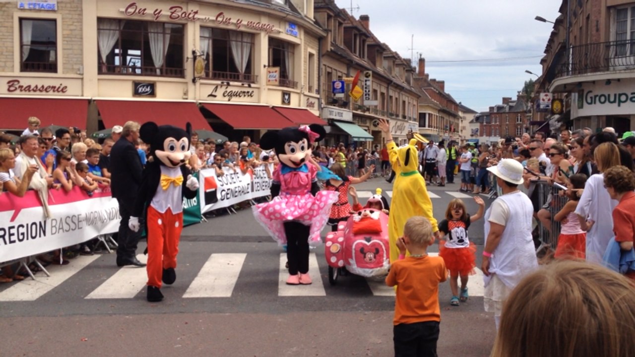 Présentation des concurrents des 24 h de voitures à pédales de Vimoutiers