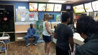 Funny Photos Accidentally Captured in Mc Donalds, Funny Pics Taken At McDonalds[1]