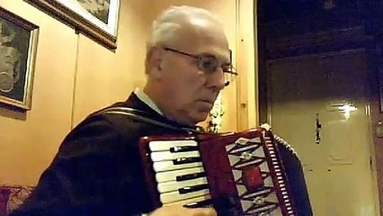 ΠΕΡΑ ΣΤΟ ΘΟΛΟ ΠΟΤΑΜΙ Η ΟΜΟΡΦΗ ΜΠΕΛΙΣΑ Μ. ΧΑΤΖΙΔΑΚΙΣ