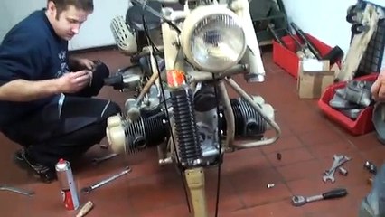 25. BMW R75 WH (1941-1945) Gabelrohre montieren - Front fork