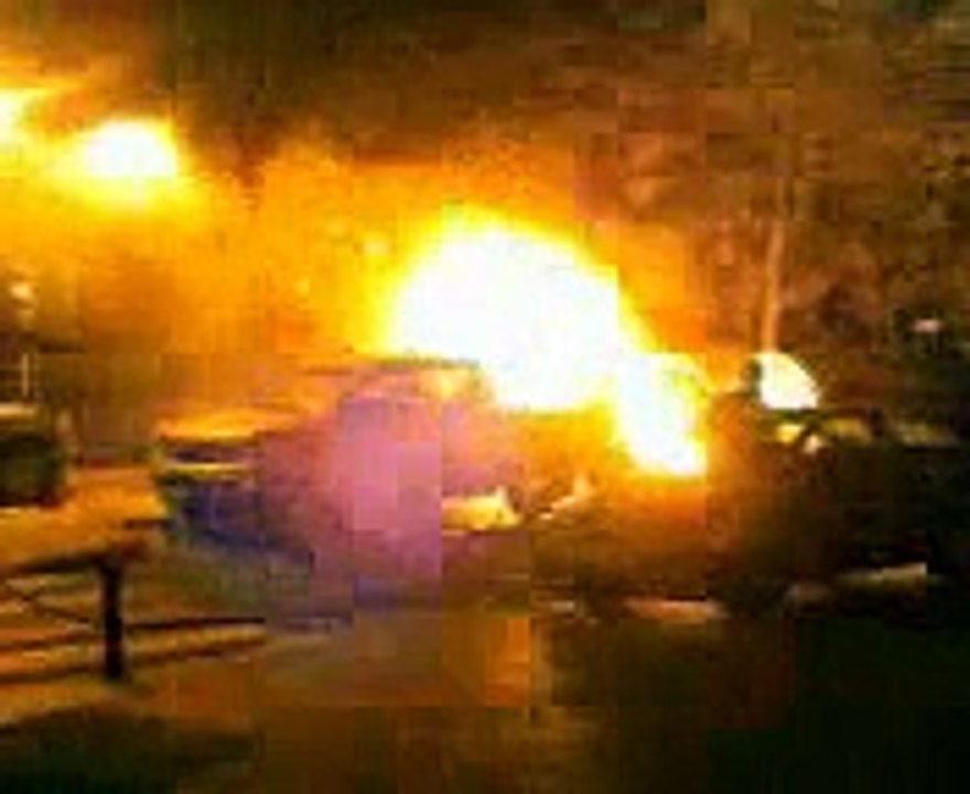 Coche y Contenedor Ardiendo en San Marcelino Fallas 2007