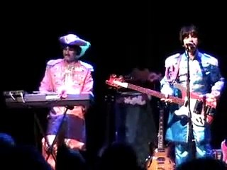 The Fab Four - Sgt. Pepper Live - She's Leaving Home (HiFi audio)