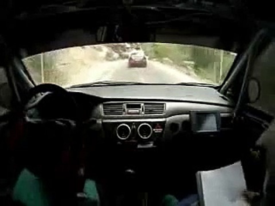 RALLY CAMINOS DEL INCA 2009 ETAPA 1 LIMA - HUANCAYO   tito pardo adelanta a  orlandiny junior