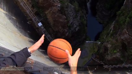 expérience avec un ballon de basket