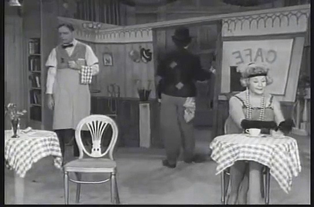 Lucy plays Charlie Chaplin (Lucille Ball, Vivian Vance)