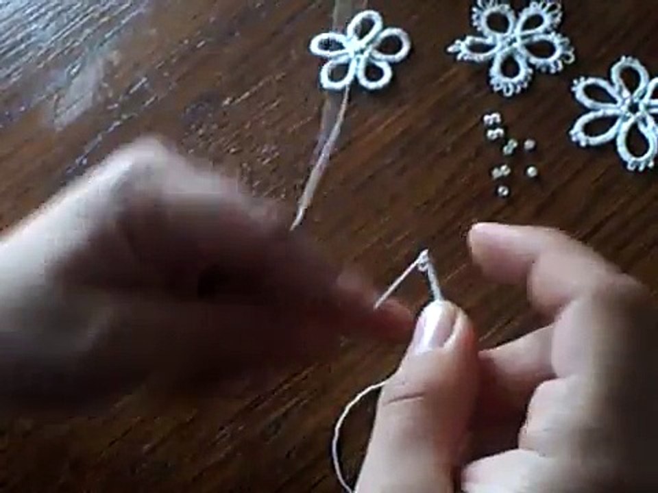 Pas à Pas , les bases de la dentelle frivolité à l'aiguille par créa-diddlindsey