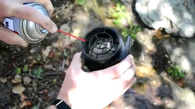 How to clean the mass air flow sensor on your BMW e46