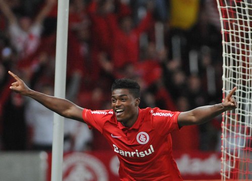 Inter 'aproveita' falhas de ex-colorado e vence o Goiás