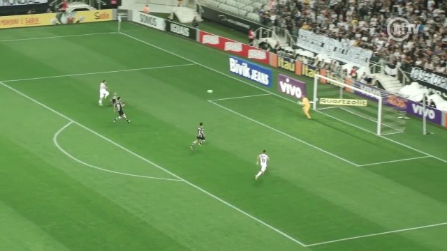 Relembre belas defesas de Walter pelo Corinthians