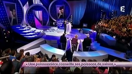 Vérino - [19] Une poissonnière conseille ses poissons de saison - ONDAR