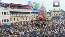 تعدادی کشته و زخمی بر اثر ازدحام جمعیت در جشنواره ارابه در هند