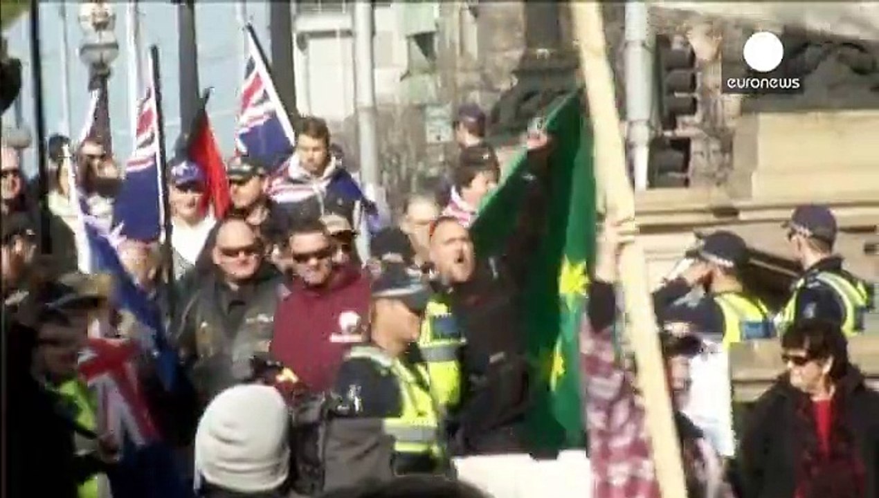 Australien: Ausschreitungen zwischen Nationalisten und Antirassimus-Aktivisten