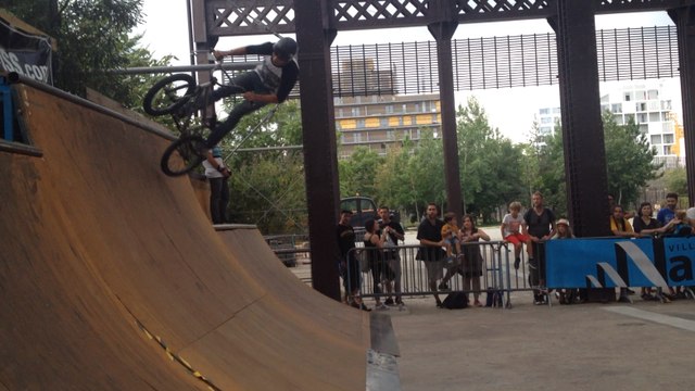 BMX : haute voltige sous les Nefs