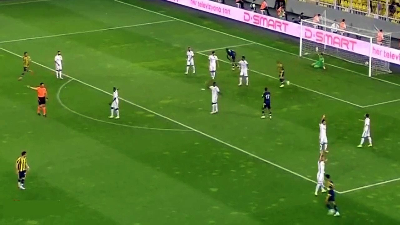 La magnifique retournée acrobatique de Moussa Sow