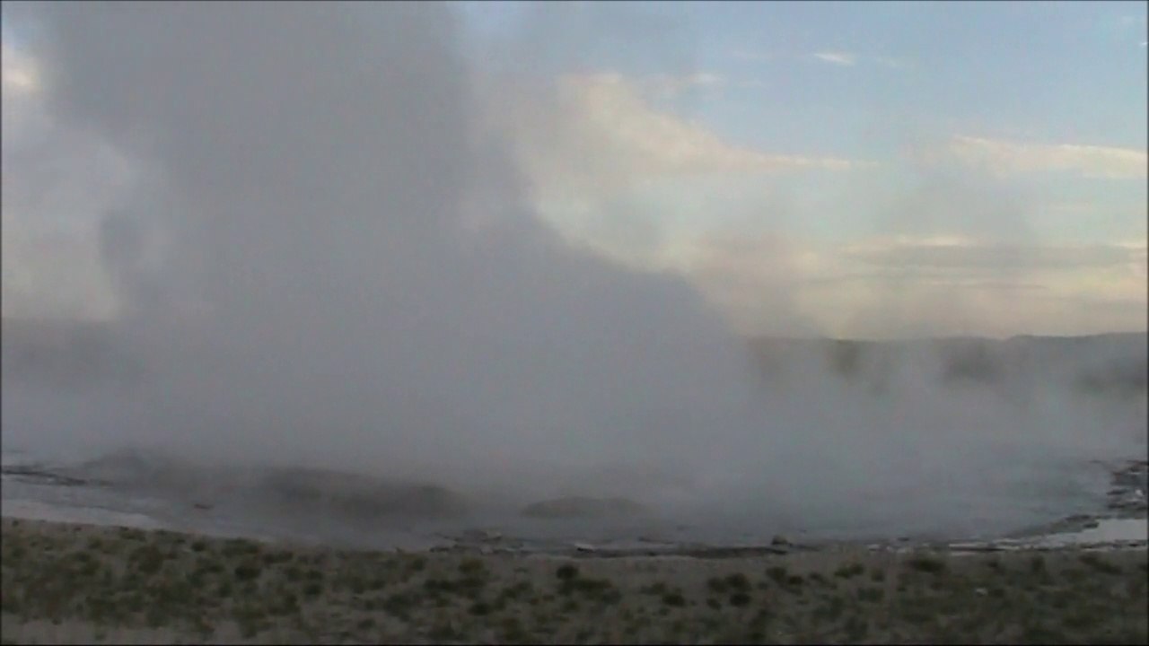 West Thumb Geyser Basin, Fierce Hot Springs, Mud Pots and Geysers - Yellowstone National Park, USA Holidays