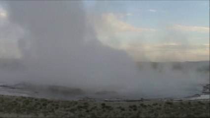 West Thumb Geyser Basin, Fierce Hot Springs, Mud Pots and Geysers - Yellowstone National Park, USA Holidays