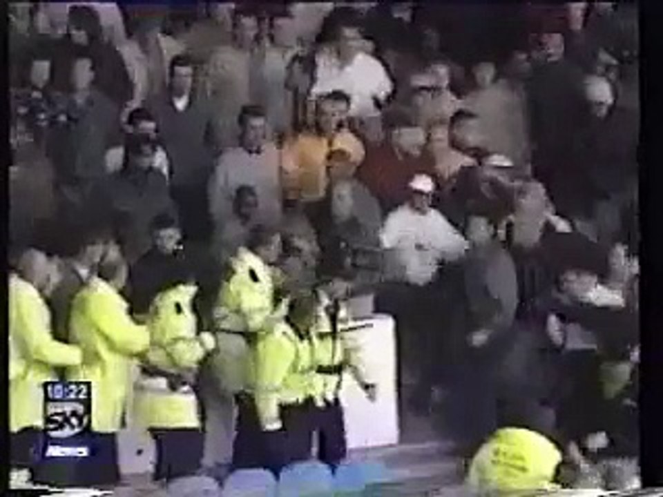 Birmingham City vs Manchester City (Hooligans)