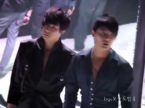 dbsk yoochun get sick .yunho and junsu take care of him