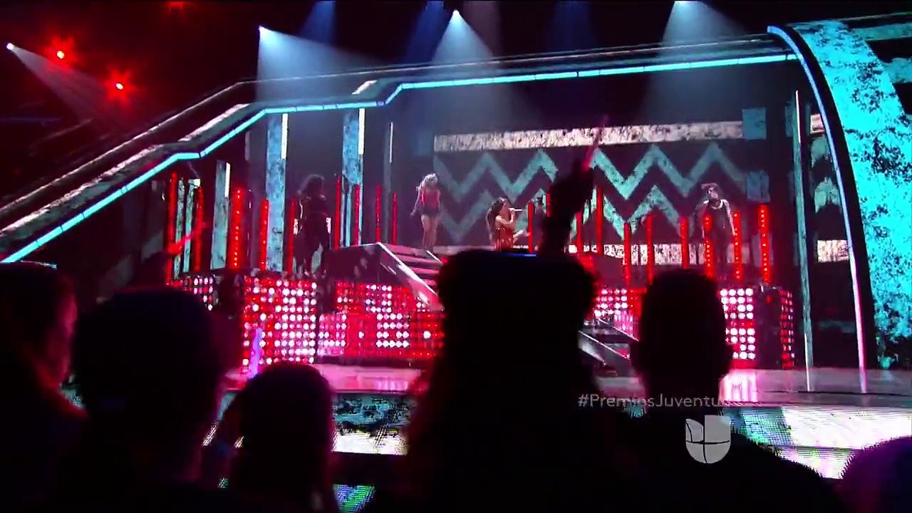 Premios Juventud_ Becky G y J Balvin bailan sin parar _Can't stop dancing_