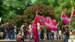 Aux États-Unis, le Ku Klux Klan manifeste pour défendre le drapeau confédéré