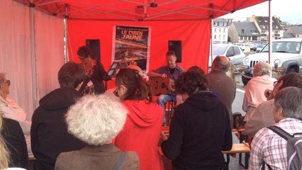 Lecture de textes des auteurs du Chien jaune