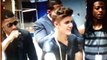 [HD] Justin Bieber and Selena Gomez kissing backstage Billboard Awards 2013