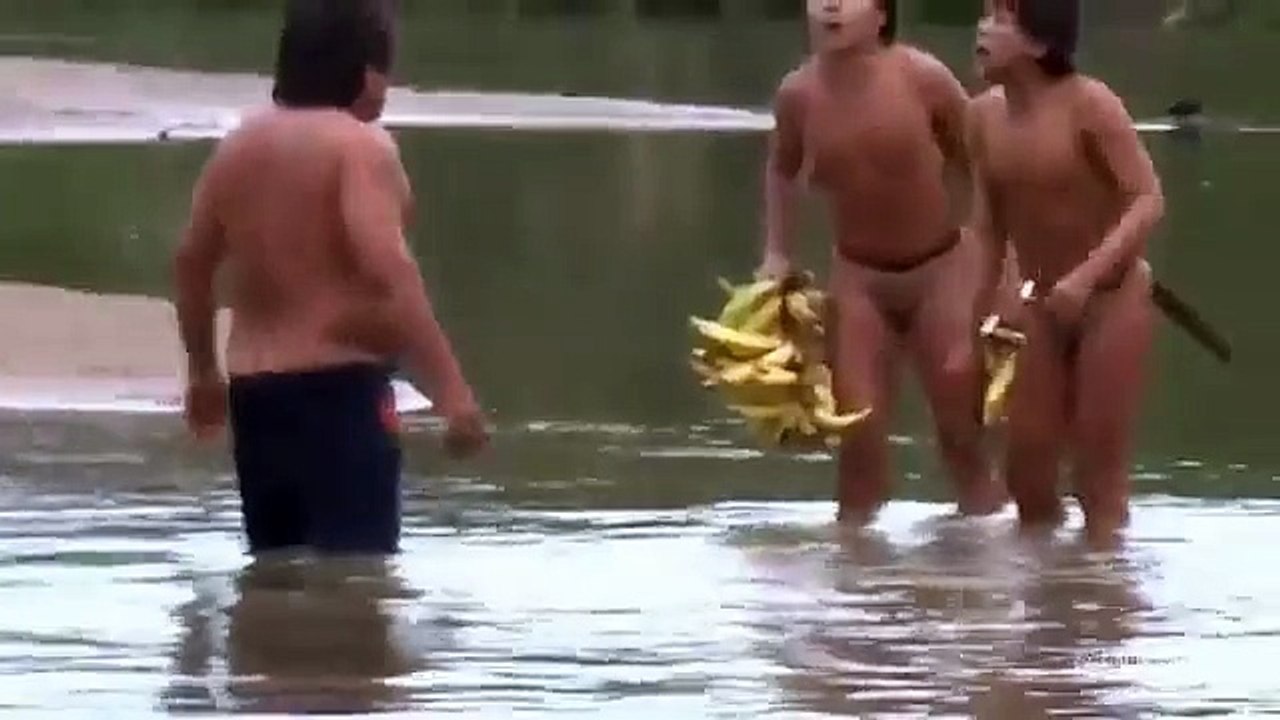 Primer contacto de una tribu indígena en la Amazonía