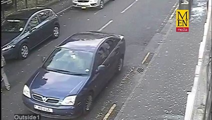 Superbe coup de poing dans le vide