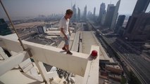 Insolite : il tente un backflip à 414 mètres de haut