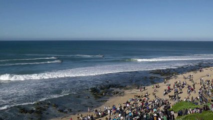 Tiburón ataca a campeón de surf en Sudáfrica