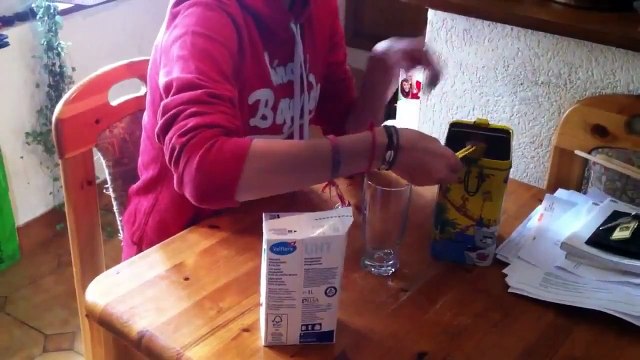 Johny et Lucy life hack français chocolat froid et grumeaux