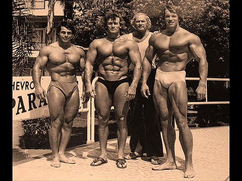 Arnold Schwarzenegger Bodybuilding Training - Motivational Video