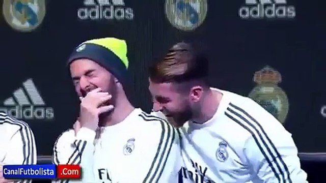 Jugadores del Real Madrid se divierten durante un acto promocional en Melbourne • 2015