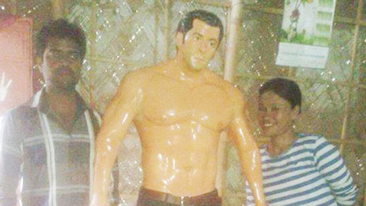 Salman Khan's Crazy Fan Makes A Bajrangi Bhaijaan WAX STATUE