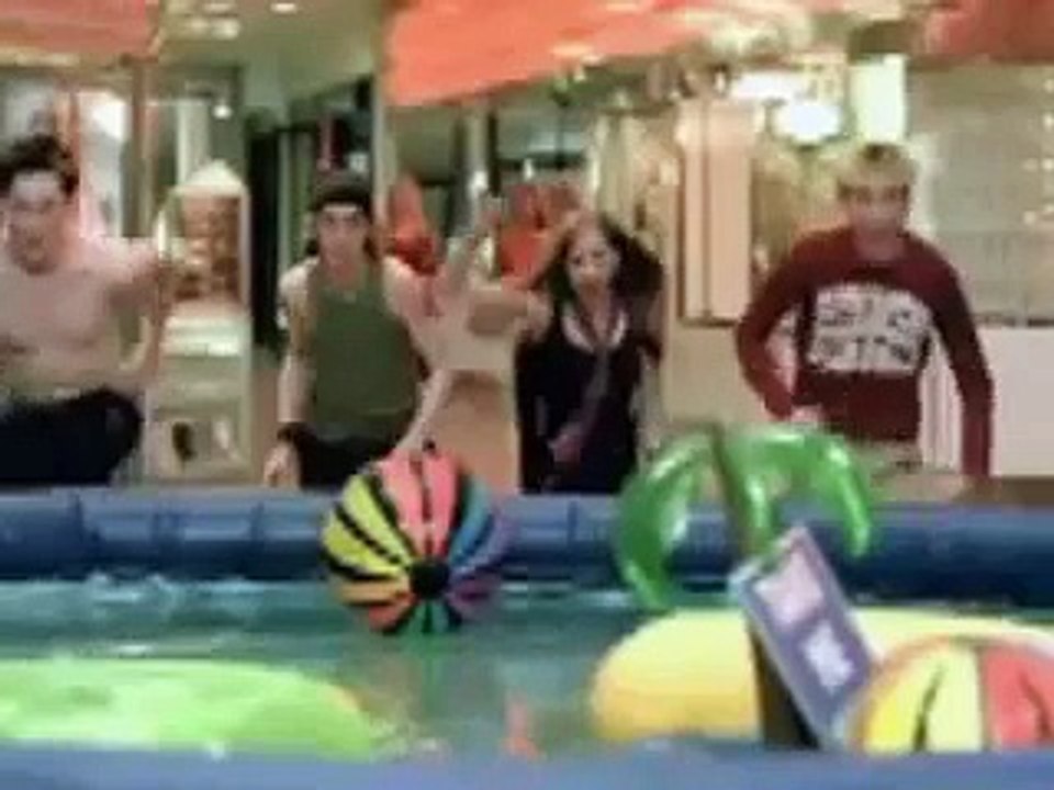 Keep Holding On - Avril Lavigne and the guys