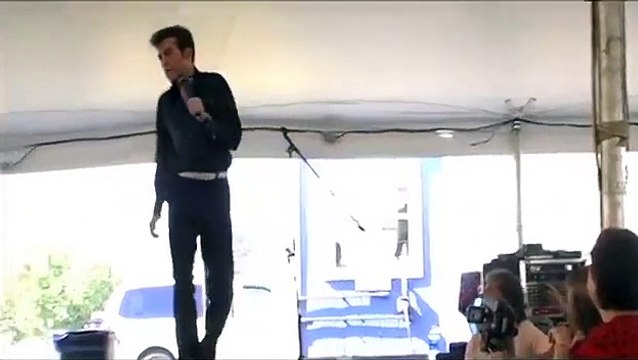 Kavan Hashemian sings 'Runaway' at Elvis Week 2011 (video)