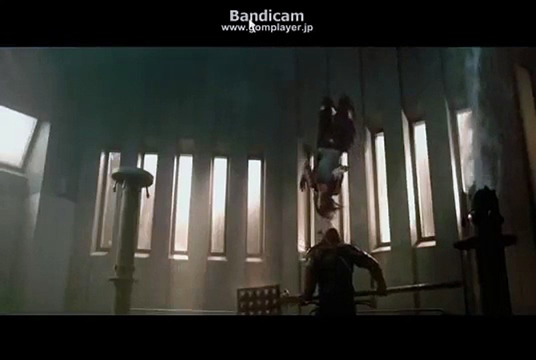 映画バイオハザード４　処刑マジニ（特大ゾンビ）と戦うとこだけ