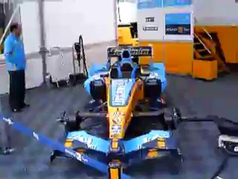 F1 Renault R26 engine sound