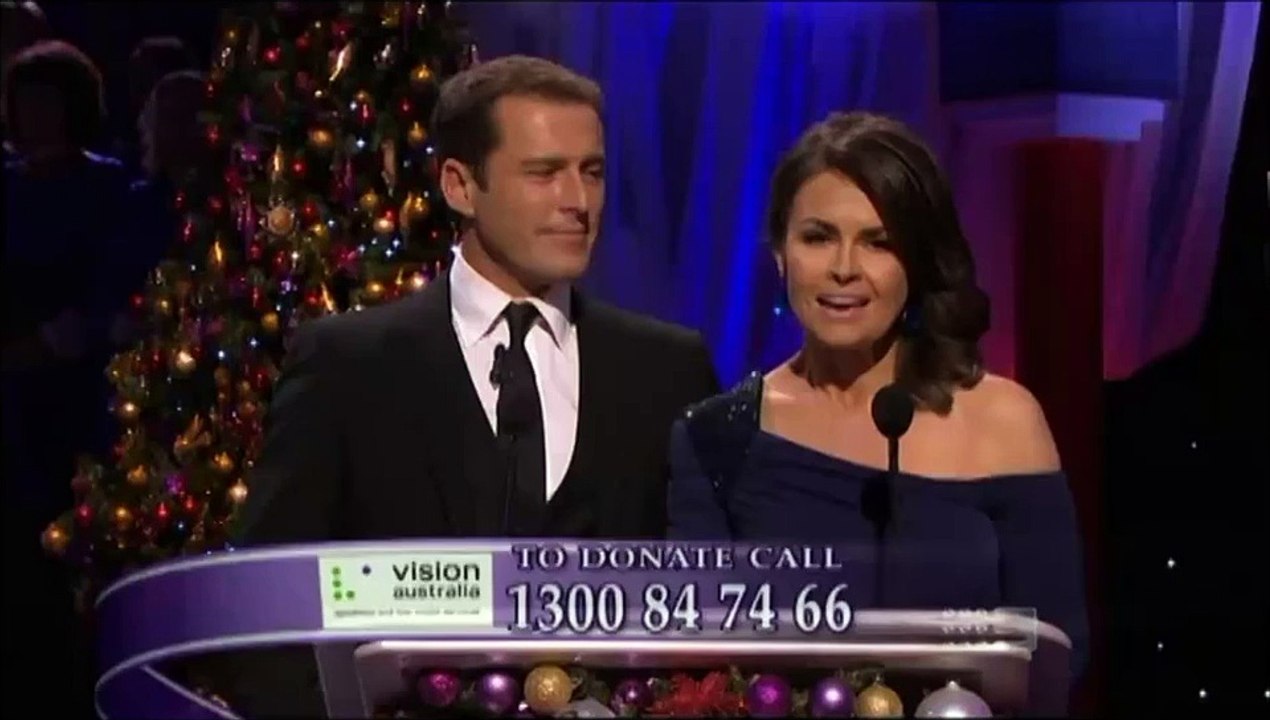 David Hobson at Melbourne's Carols by Candlelight 2010