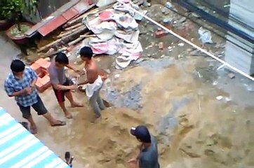Trộm sàm sỡ gái xinh