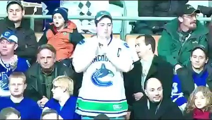 LOL @ leafs  (canucks vs leafs  jan 30 2010)