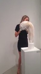 What the hell this White Girl Has--Uff