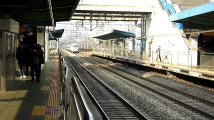 World Longest TGV train 3: KTX crossing Siheung Stn. South Korea  (KTX 금천구청역 교행)