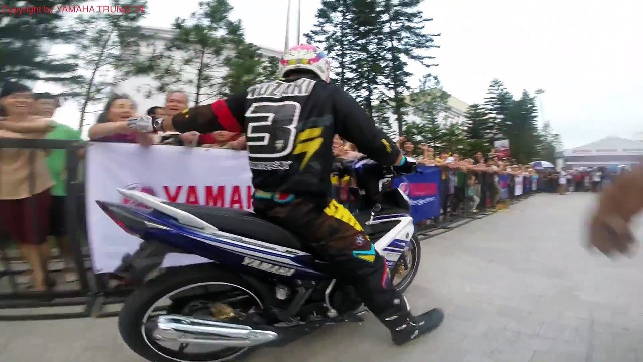 Stunter Nozaki - show Yamaha Rev Tour