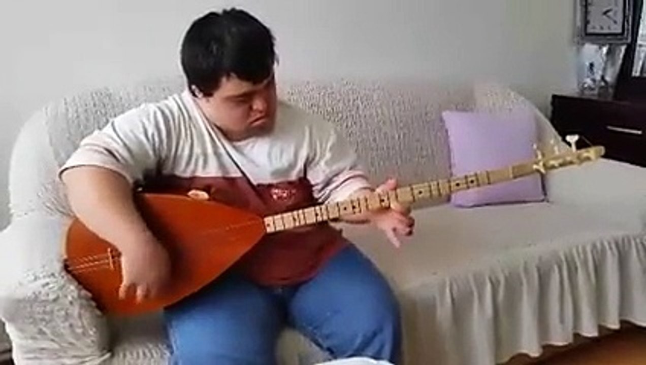 Down sendromlu Çağatay Aras - Odam Kireç Tutmuyor
